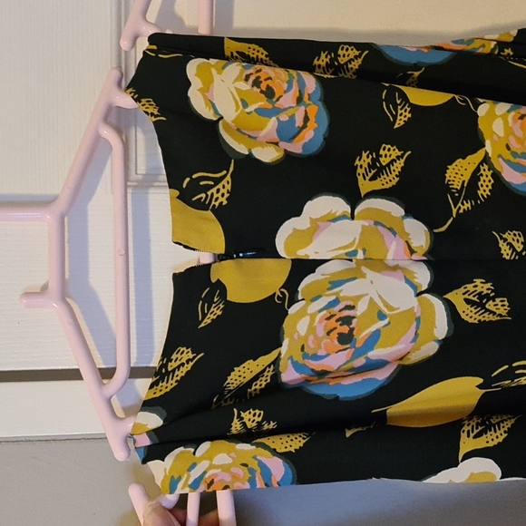 Nine West Floral Dress with Tie Belt - Picture 3 of 4